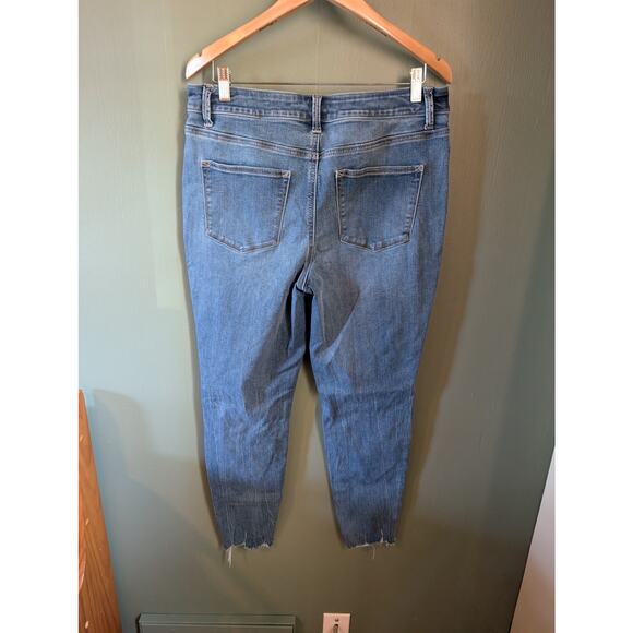 L Maurices Distressed Jeggings - Picture 3 of 4